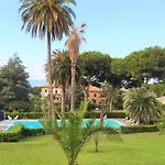 Casaviva - Beautiful Bilo With Shared Pool In Nervi *