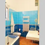 Casaviva - Beautiful Bilo With Shared Pool In Nervi جنوة