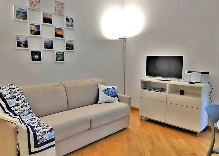 Casaviva - Beautiful Bilo With Shared Pool In Nervi *