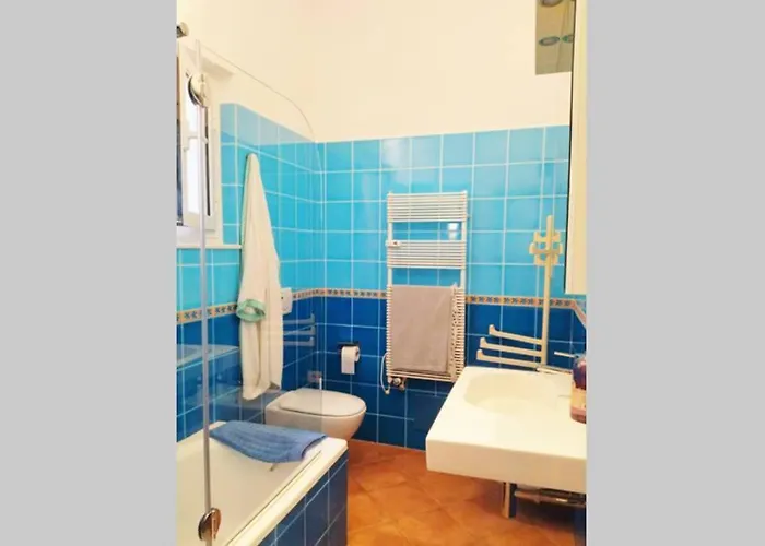 Casaviva - Beautiful Bilo With Shared Pool In Nervi Genova