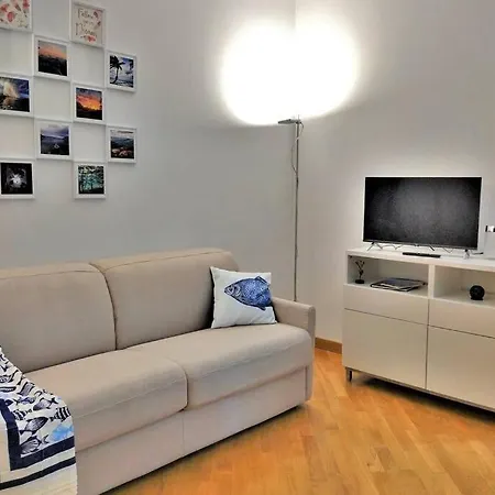 Casaviva - Beautiful Bilo With Shared Pool In Nervi *