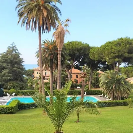 Casaviva - Beautiful Bilo With Shared Pool In Nervi *